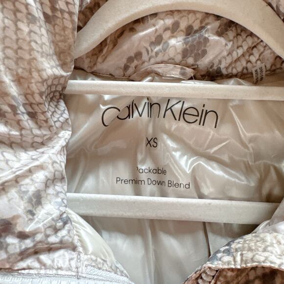 CALVIN KLEIN Packable Snakeskin Print Short Hooded Puffer Coat | XS - Picture 7 of 10